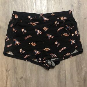 Comfy floral shorts